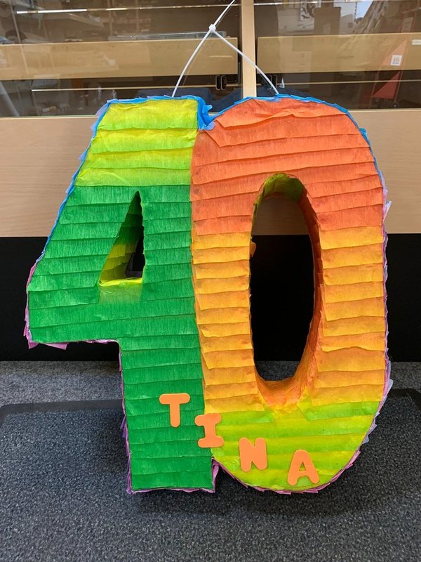 Pinata Zahl 40 bunt Regenbogenfarbe Schlagpinata Geschenk Geburtstag Geldgeschenke Box