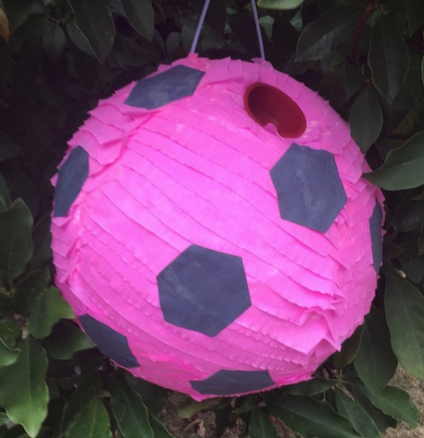 Pinata Fussball XXL rosa Pullpinata Schlagpinata Mädchen Füllbox Geschenke Box