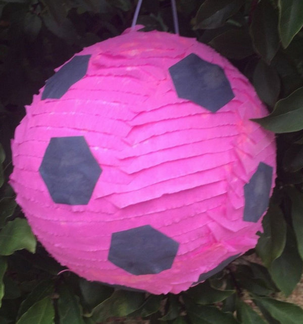 Pinata Fussball XXL rosa Pullpinata Schlagpinata Mädchen Füllbox Geschenke Box